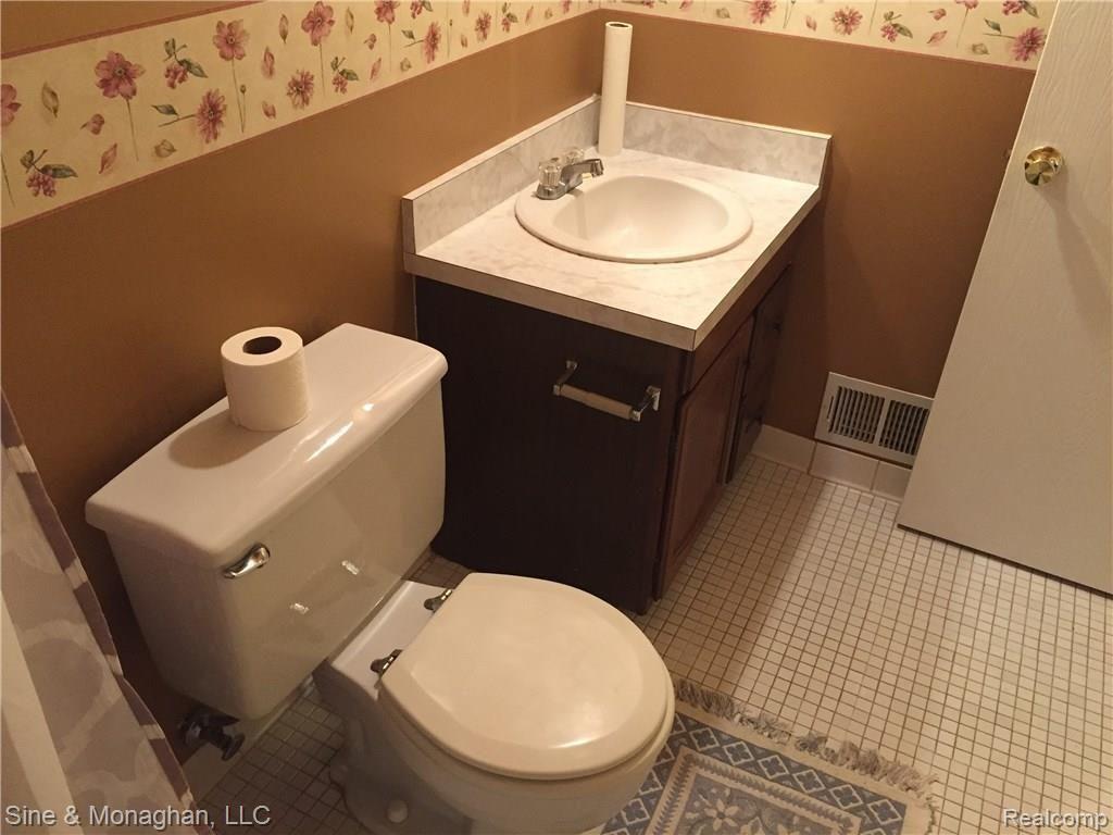 1821 Reis Court, Unit 178 Rochester Hills, MI 48309 - Photo 10 of 39