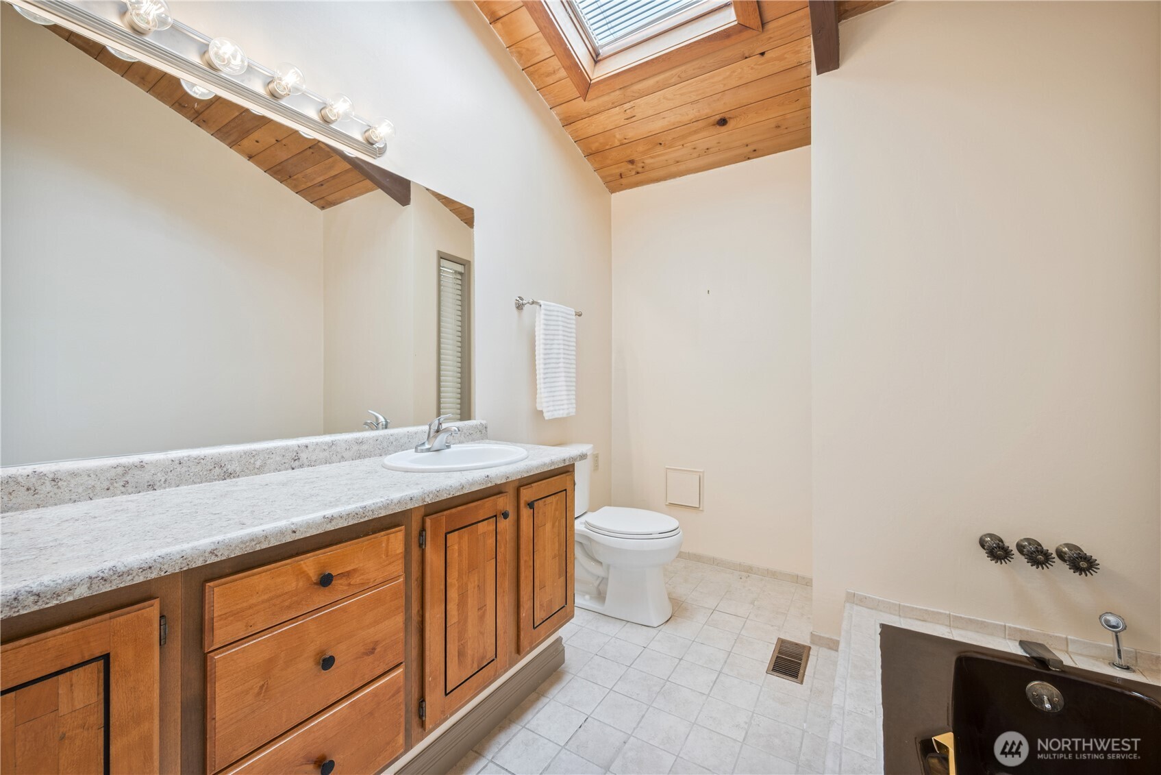 1310 River Road, Unit 2 Longview, WA 98632 - Photo 14 of 40