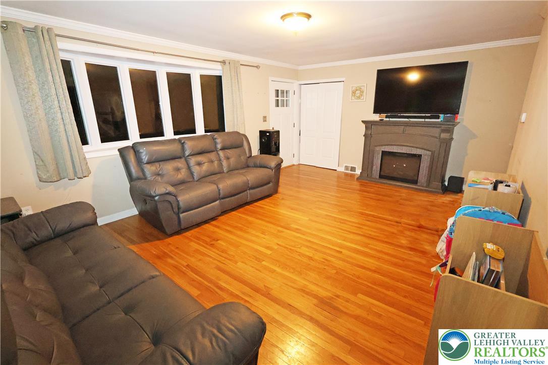 1385 Macada Road Bethlehem, PA 18017 - Photo 2 of 14 Living room with bay window