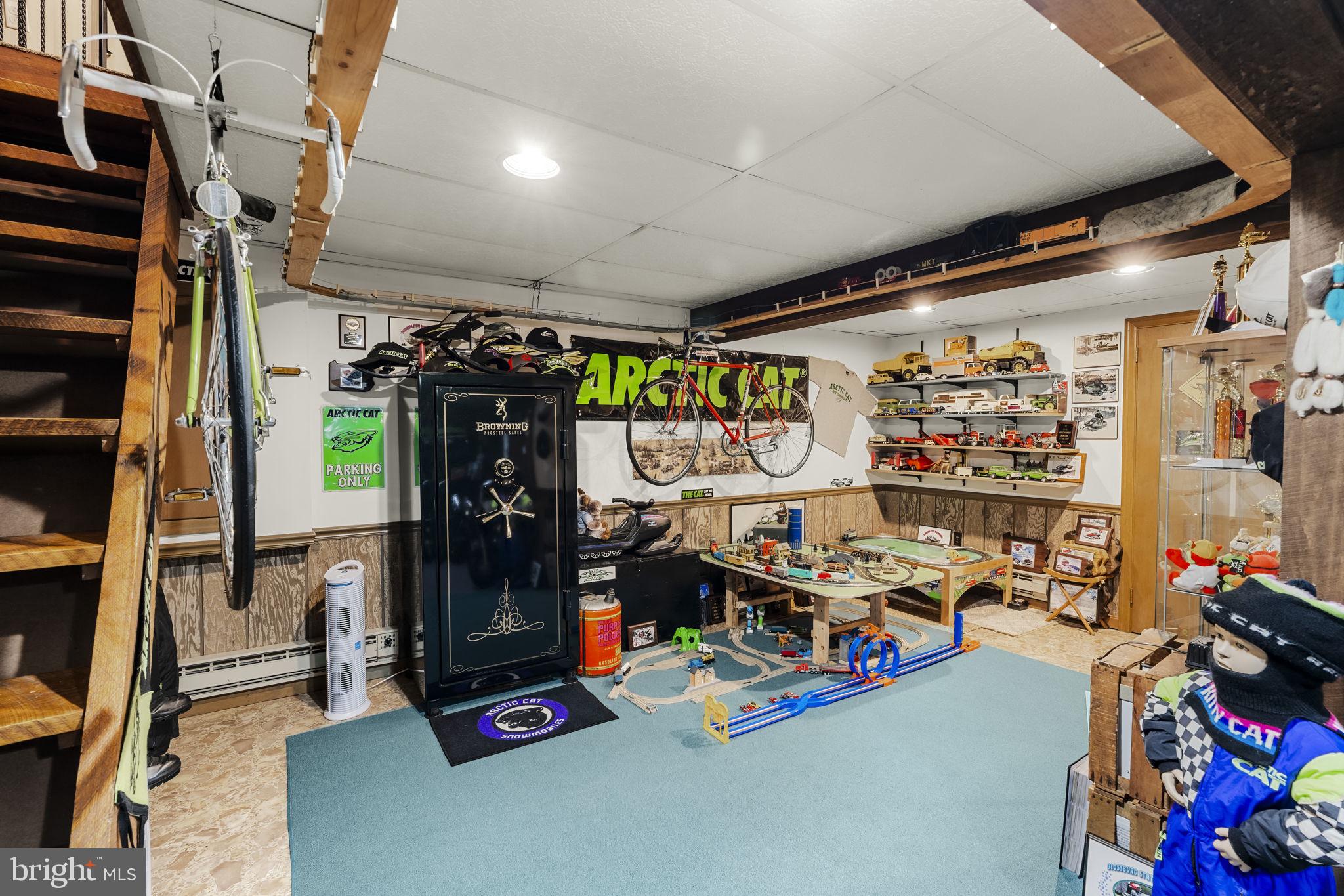 1195 Seglock Road Stevens, PA 17578 - Photo 21 of 33 a view of gym