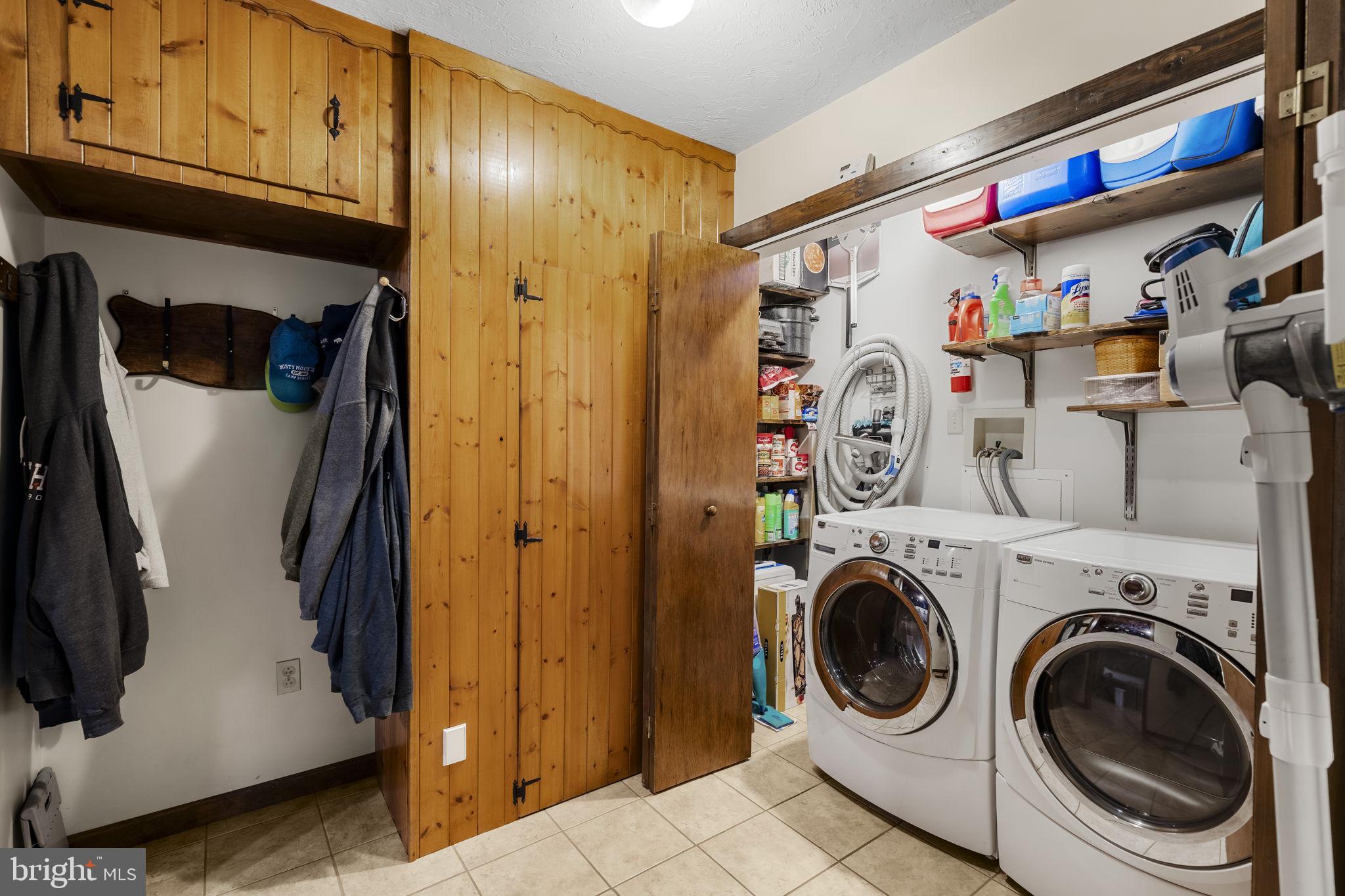 1195 Seglock Road Stevens, PA 17578 - Photo 8 of 33 a utility room with dryer and washer
