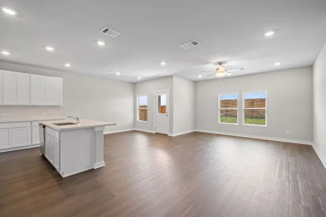 $338,500 | 177 Sleep Hollow, Jarrell, TX 76537