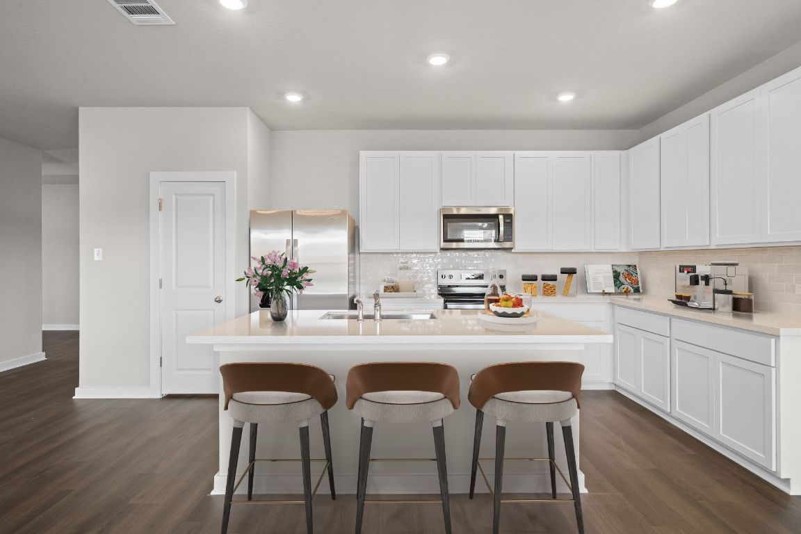 177 Sleep Hollow Jarrell, TX 76537 - Photo 4 of 27 Light & Bright Kitchen - Virtually Staged