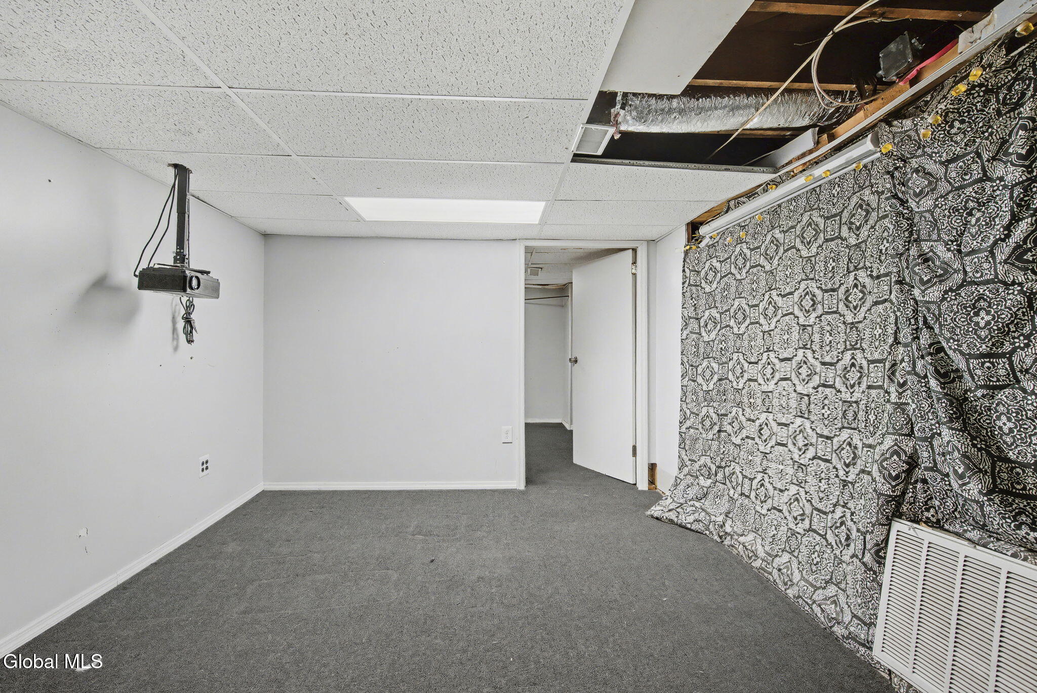 26 Everett Road Colonie, NY 12205 - Photo 14 of 27 14-web-or-mls-26-everett-rd