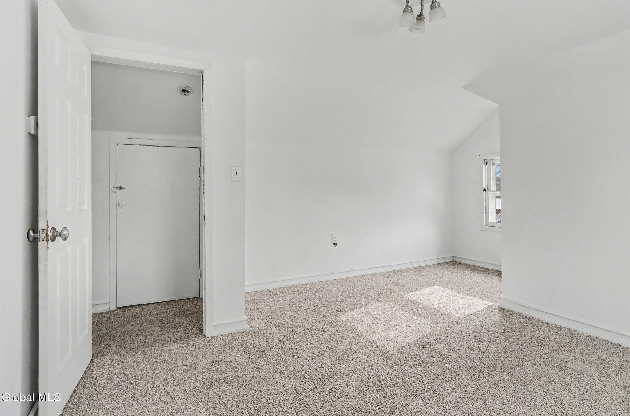 26 Everett Road Colonie, NY 12205 - Photo 24 of 27 24-web-or-mls-26-everett-rd