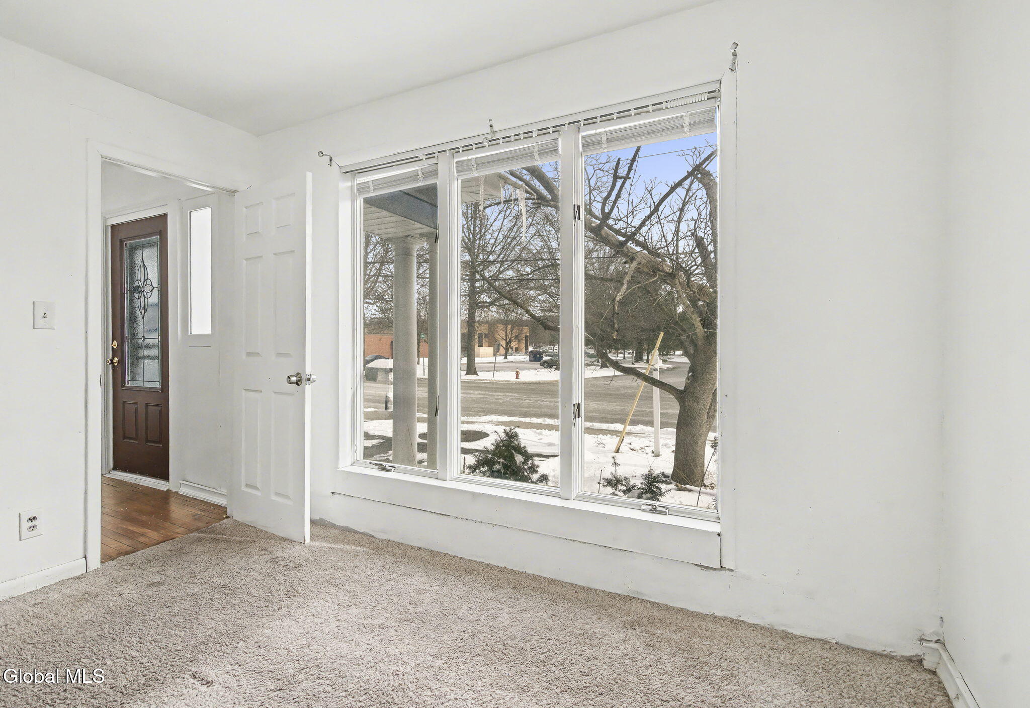 26 Everett Road Colonie, NY 12205 - Photo 7 of 27 7-web-or-mls-26-everett-rd