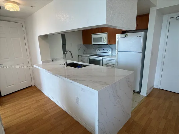 $2,600 | 816 Northwest 11th Street, Unit 1108, Miami, FL 33136