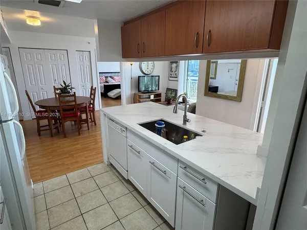 $2,600 | 816 Northwest 11th Street, Unit 1108, Miami, FL 33136