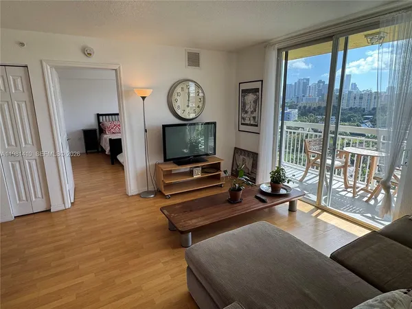 $2,600 | 816 Northwest 11th Street, Unit 1108, Miami, FL 33136