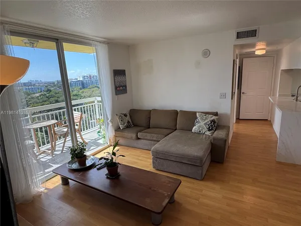 $2,600 | 816 Northwest 11th Street, Unit 1108, Miami, FL 33136