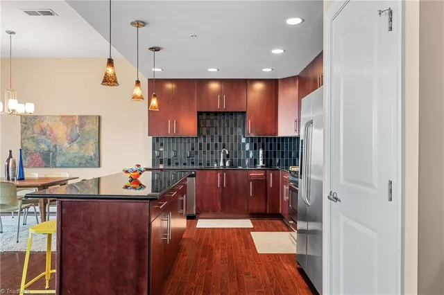$375,000 | 201 North Elm Street, Unit 1207, Greensboro, NC 27401