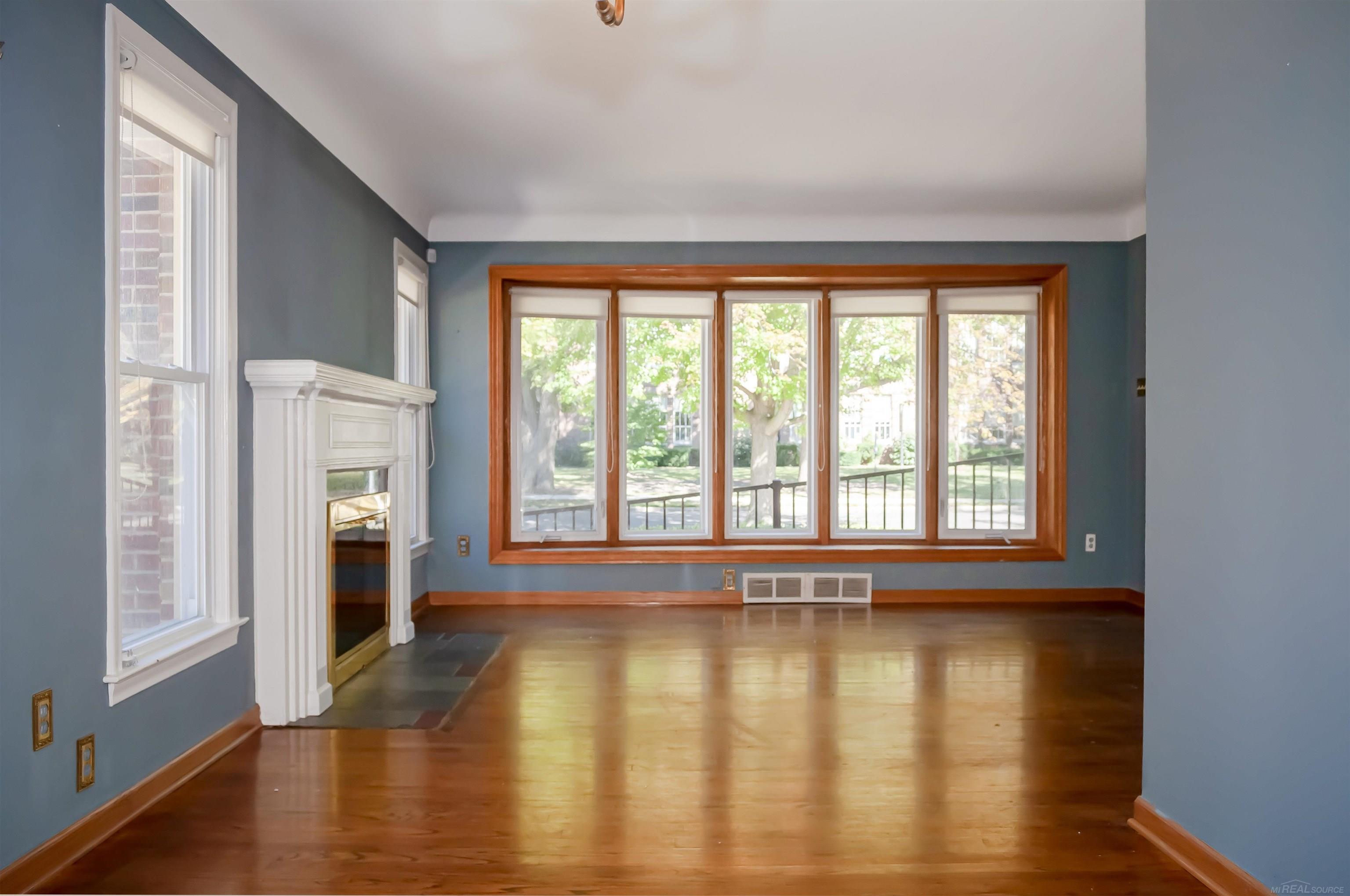 1229 Cadieux Road Grosse Pointe Park, MI 48230 - Photo 9 of 42
