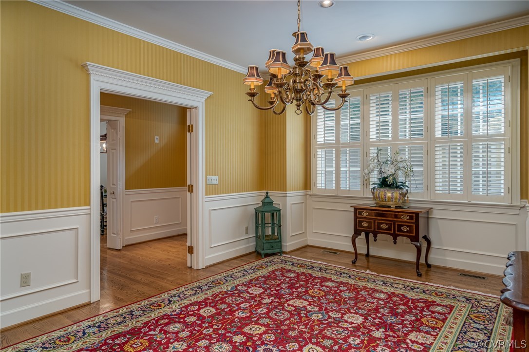 102 Par Drive Williamsburg, VA 23188 - Photo 13 of 42 a living room with furniture and a table