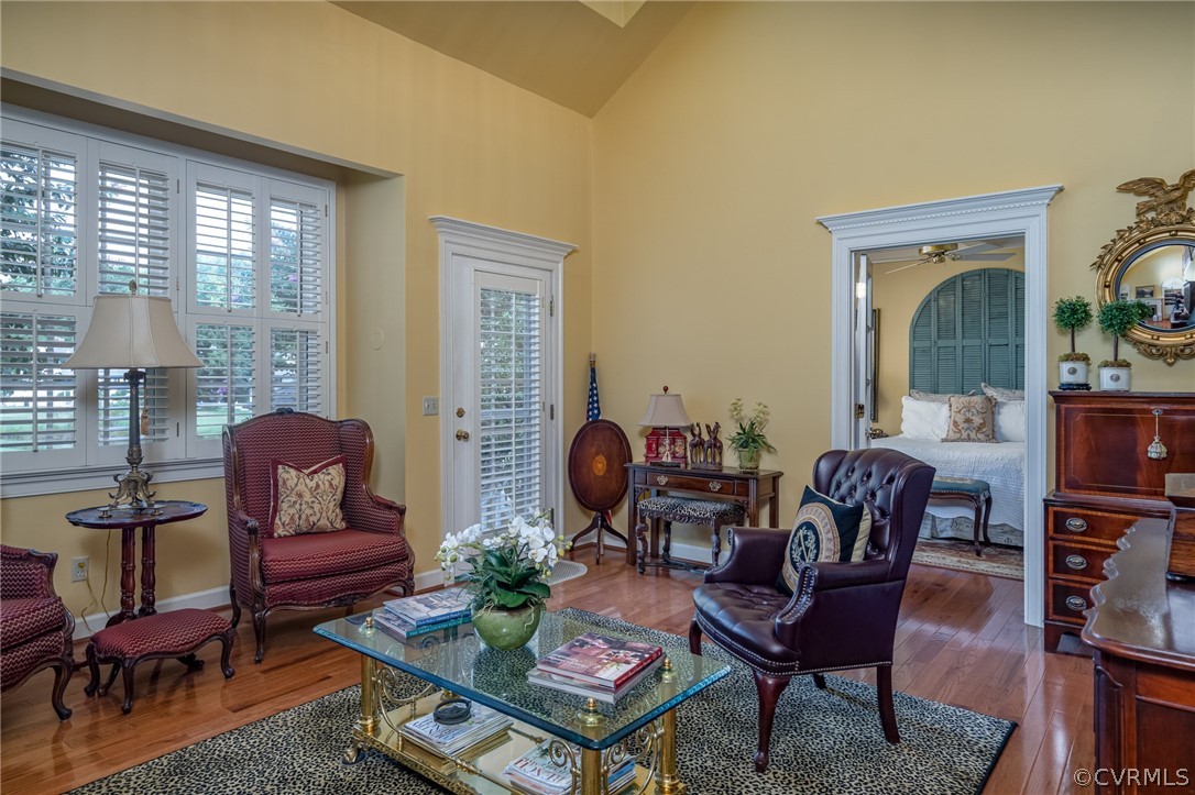 102 Par Drive Williamsburg, VA 23188 - Photo 18 of 42 a living room with furniture and a potted plant