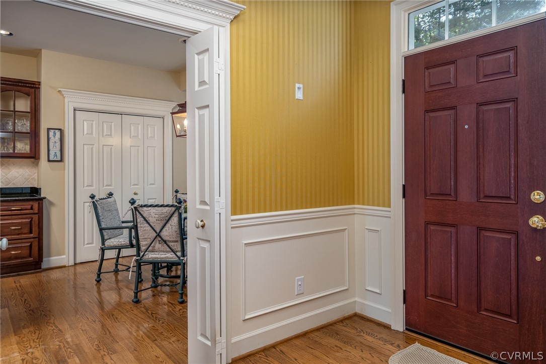 102 Par Drive Williamsburg, VA 23188 - Photo 6 of 42 a view of room with furniture and wooden floor