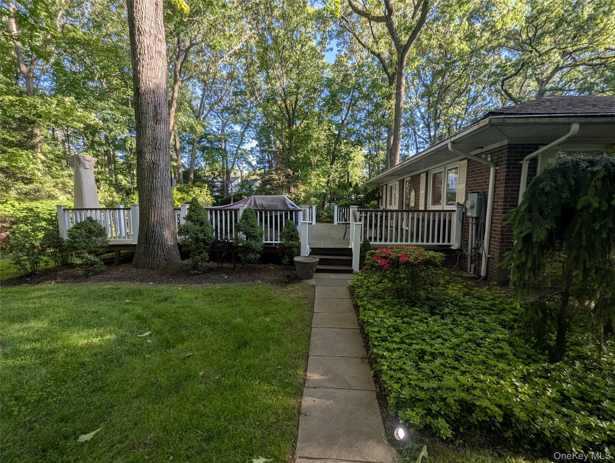 28 Brookfield Road Fort Salonga, NY 11768 - Photo 32 of 37 Gallery Image 32