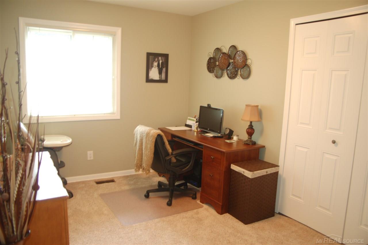 541 Curzon Road Rochester Hills, MI 48307 - Photo 10 of 22