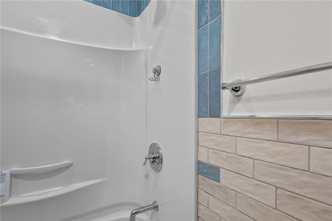 1223 Cumberland Hill Road Woonsocket, RI 02895 - Photo 15 of 38