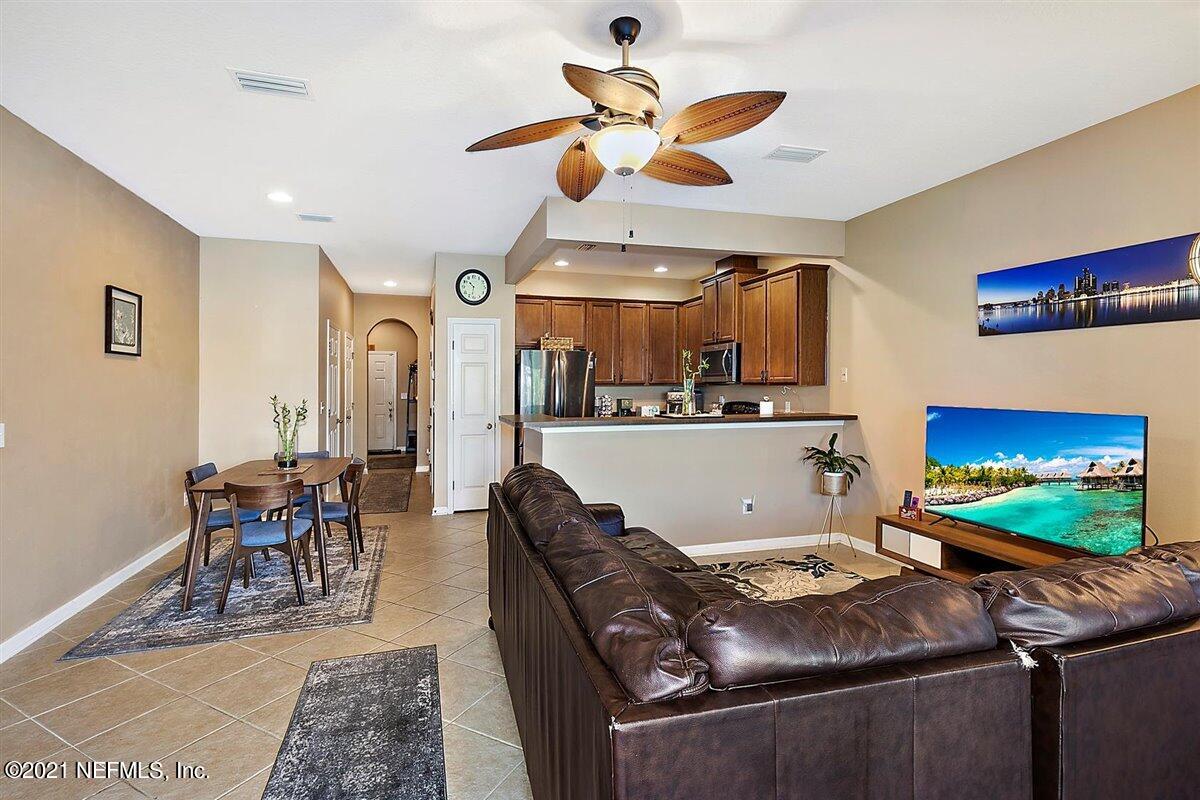 12944 Spring Rain Road Jacksonville, FL 32258 - Photo 11 of 19 11-Living Area