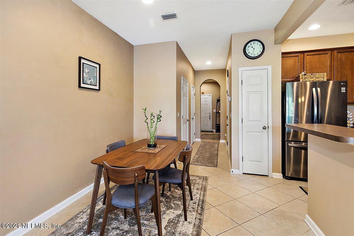 12944 Spring Rain Road Jacksonville, FL 32258 - Photo 4 of 19 04-Dining to Foyer