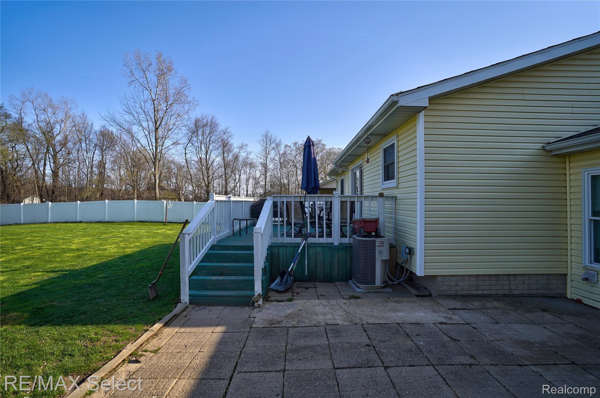 5105 Duffield Road Swartz Creek, MI 48473 - Photo 12 of 52 5105 Duffield Road 14.jpg