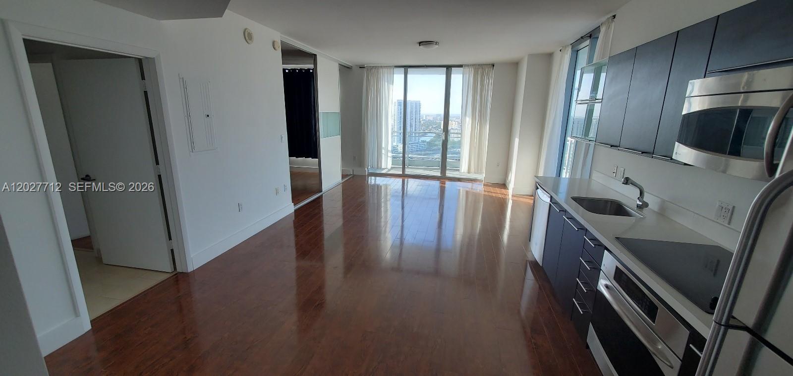 90 Southwest 3rd Street, Unit 2705 Miami, FL 33130 - Photo 7 of 10