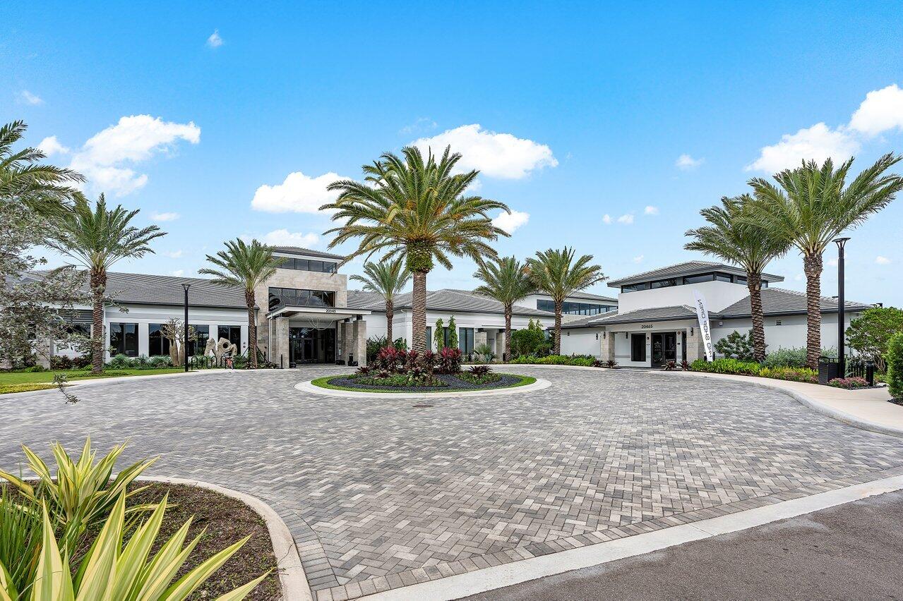 8349 Royal County Down Road Boca Raton, FL 33434 - Photo 11 of 40 070-8227EssexCountryClubDrive-BocaRaton-