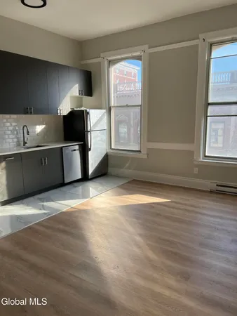 $1,300 | 5 Broadway, Unit 308, Troy, NY 12180