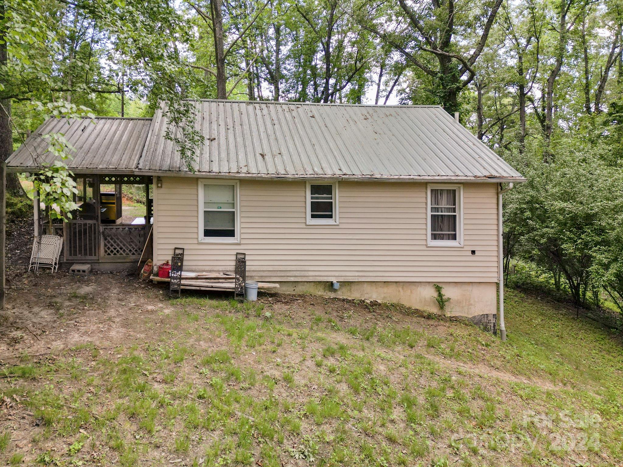 85 Sandy Flat Mountain Road Fletcher, NC 28732 - Photo 4 of 31