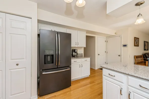 $375,000 | 853 Savanna Springs Drive, Lake Villa, IL 60046
