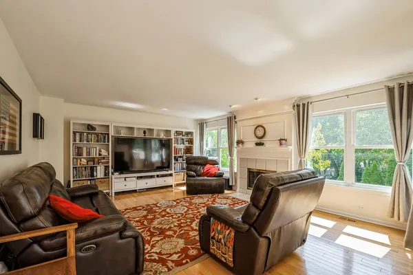 $375,000 | 853 Savanna Springs Drive, Lake Villa, IL 60046
