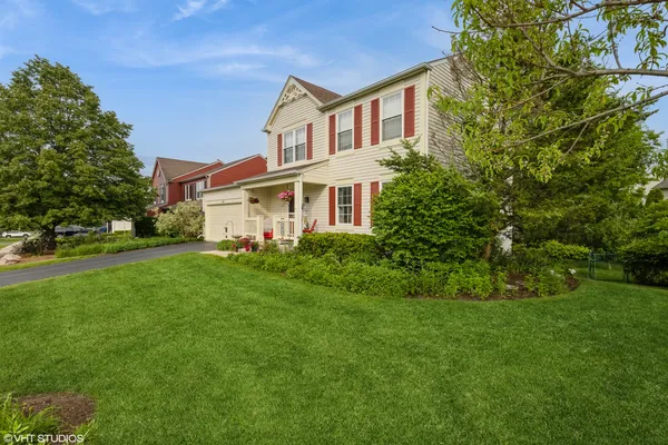 $375,000 | 853 Savanna Springs Drive, Lake Villa, IL 60046