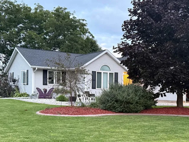 $378,900 | 702 Carol Lane, Pulaski, WI 54162