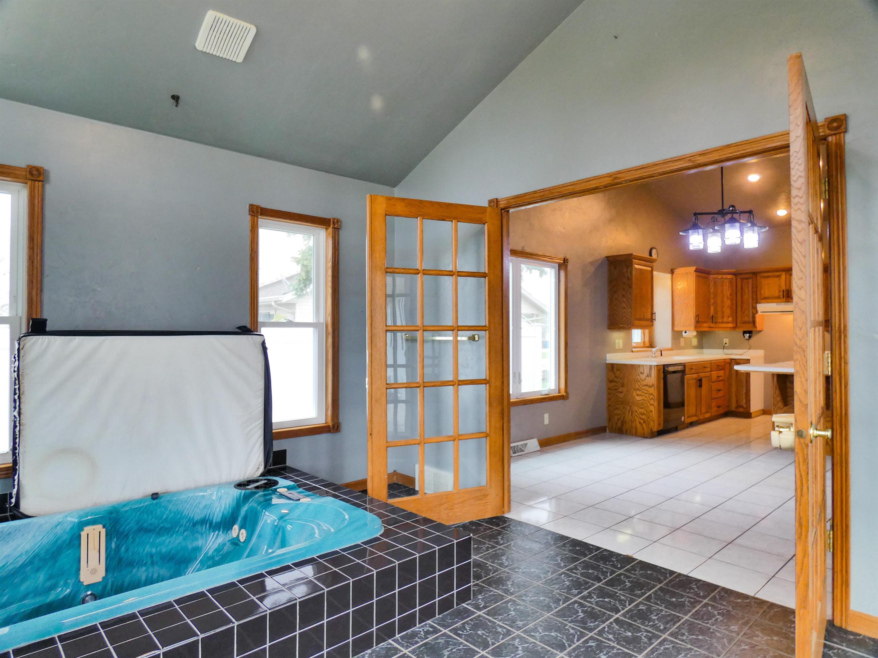 702 Carol Lane Pulaski, WI 54162 - Photo 11 of 47