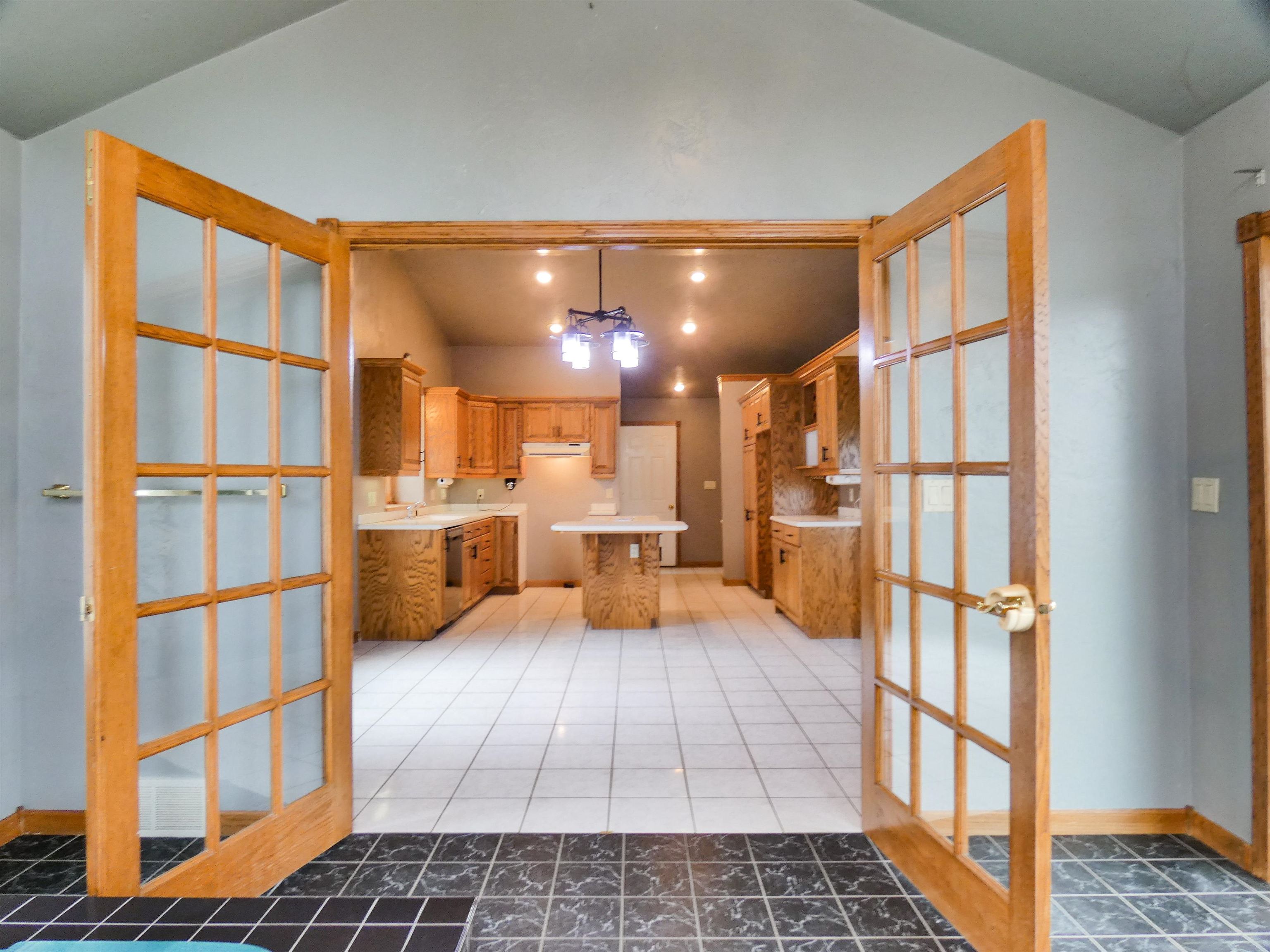 702 Carol Lane Pulaski, WI 54162 - Photo 12 of 47