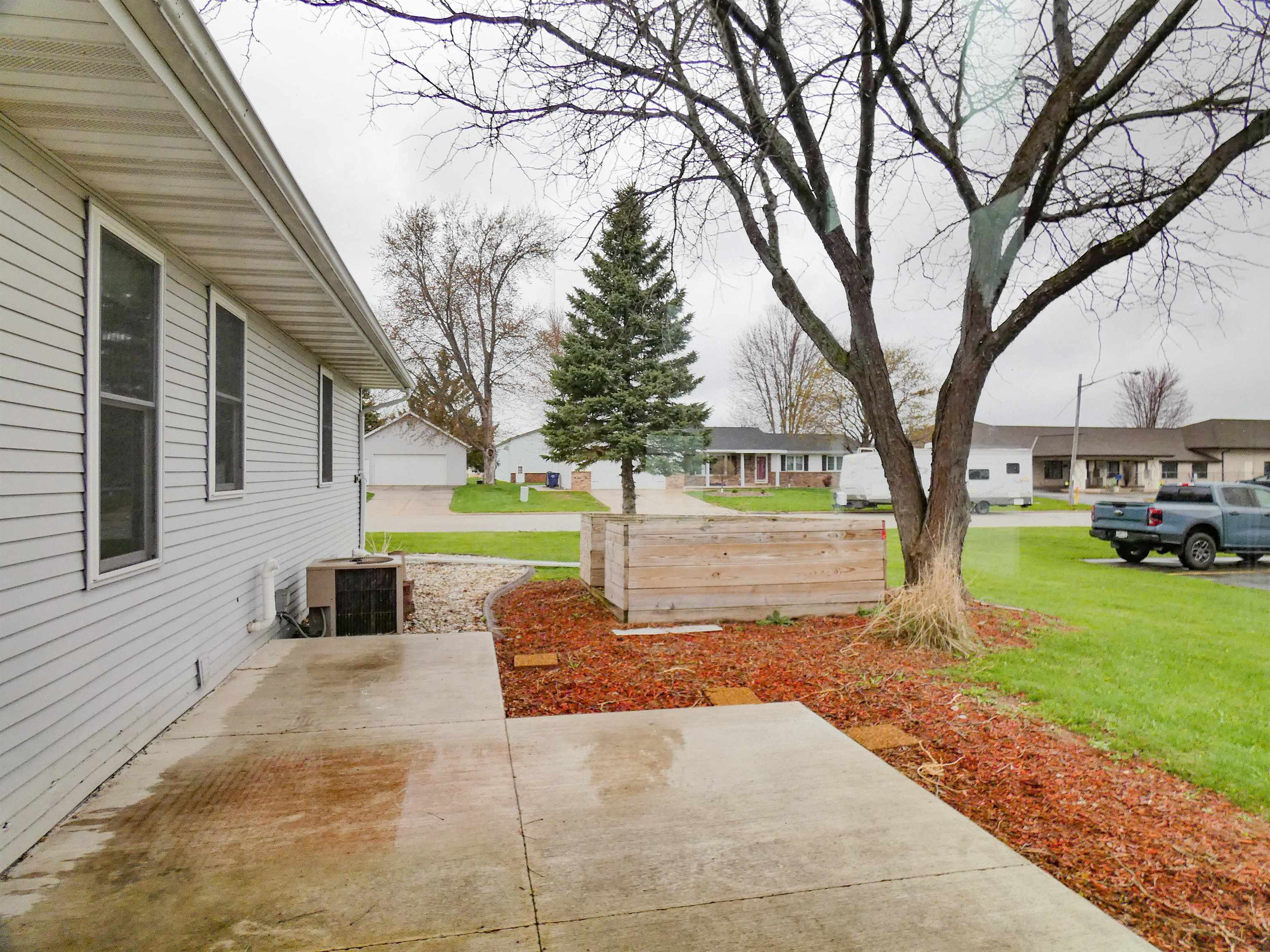 702 Carol Lane Pulaski, WI 54162 - Photo 13 of 47