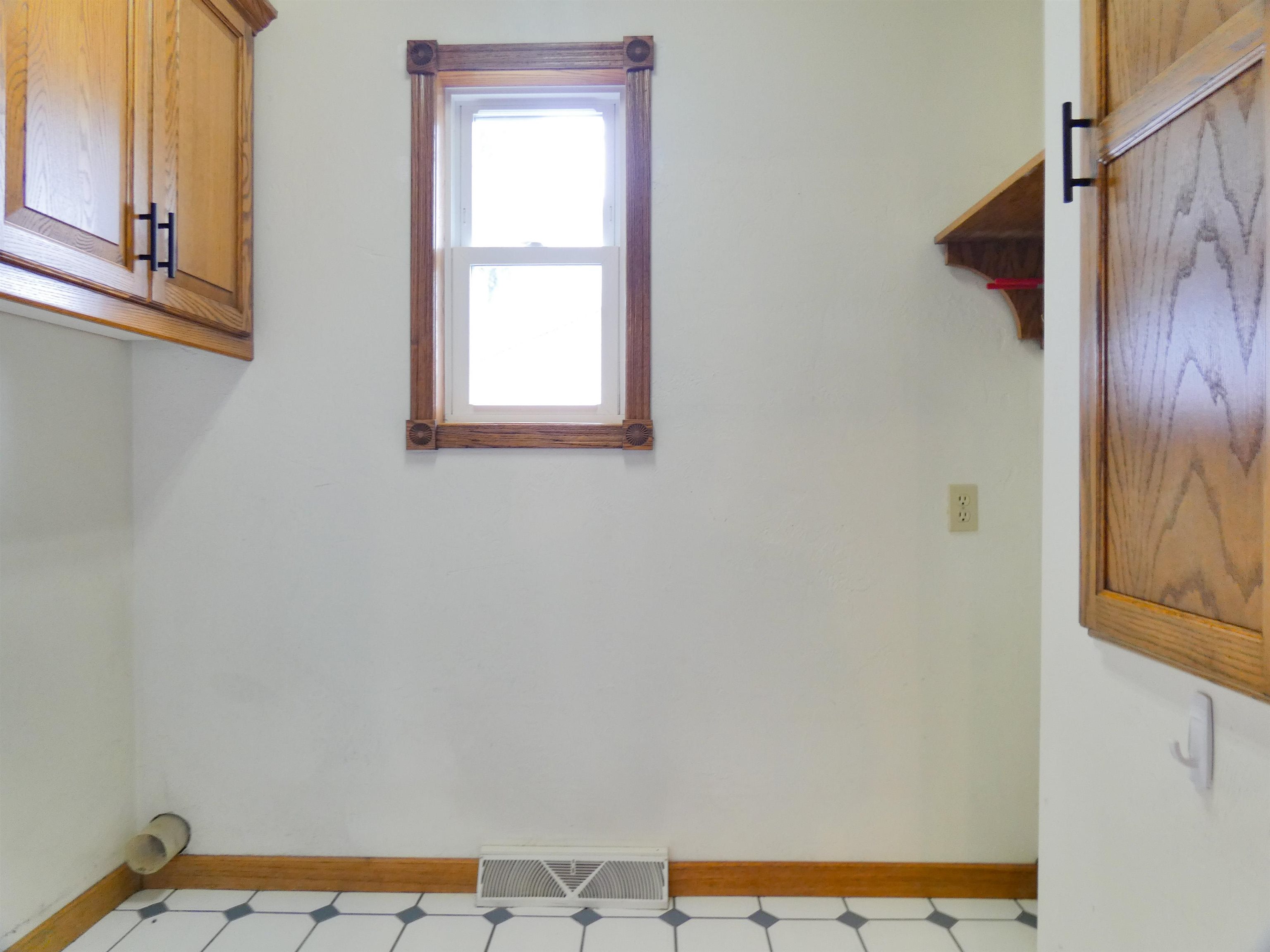 702 Carol Lane Pulaski, WI 54162 - Photo 15 of 47