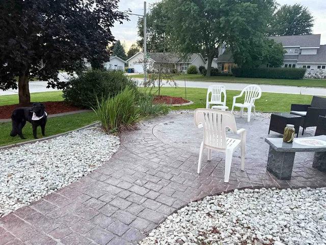 $378,900 | 702 Carol Lane, Pulaski, WI 54162