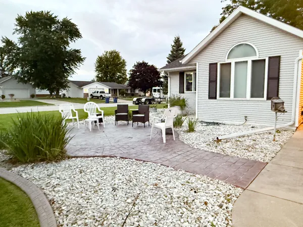 $378,900 | 702 Carol Lane, Pulaski, WI 54162