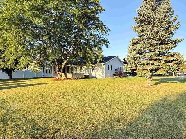 $378,900 | 702 Carol Lane, Pulaski, WI 54162