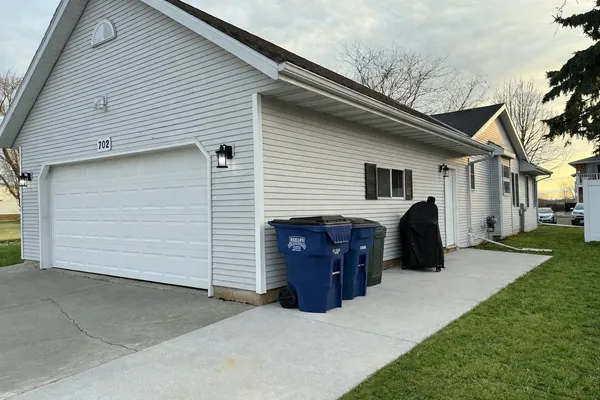 $378,900 | 702 Carol Lane, Pulaski, WI 54162