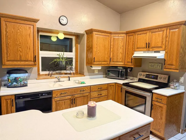 $378,900 | 702 Carol Lane, Pulaski, WI 54162