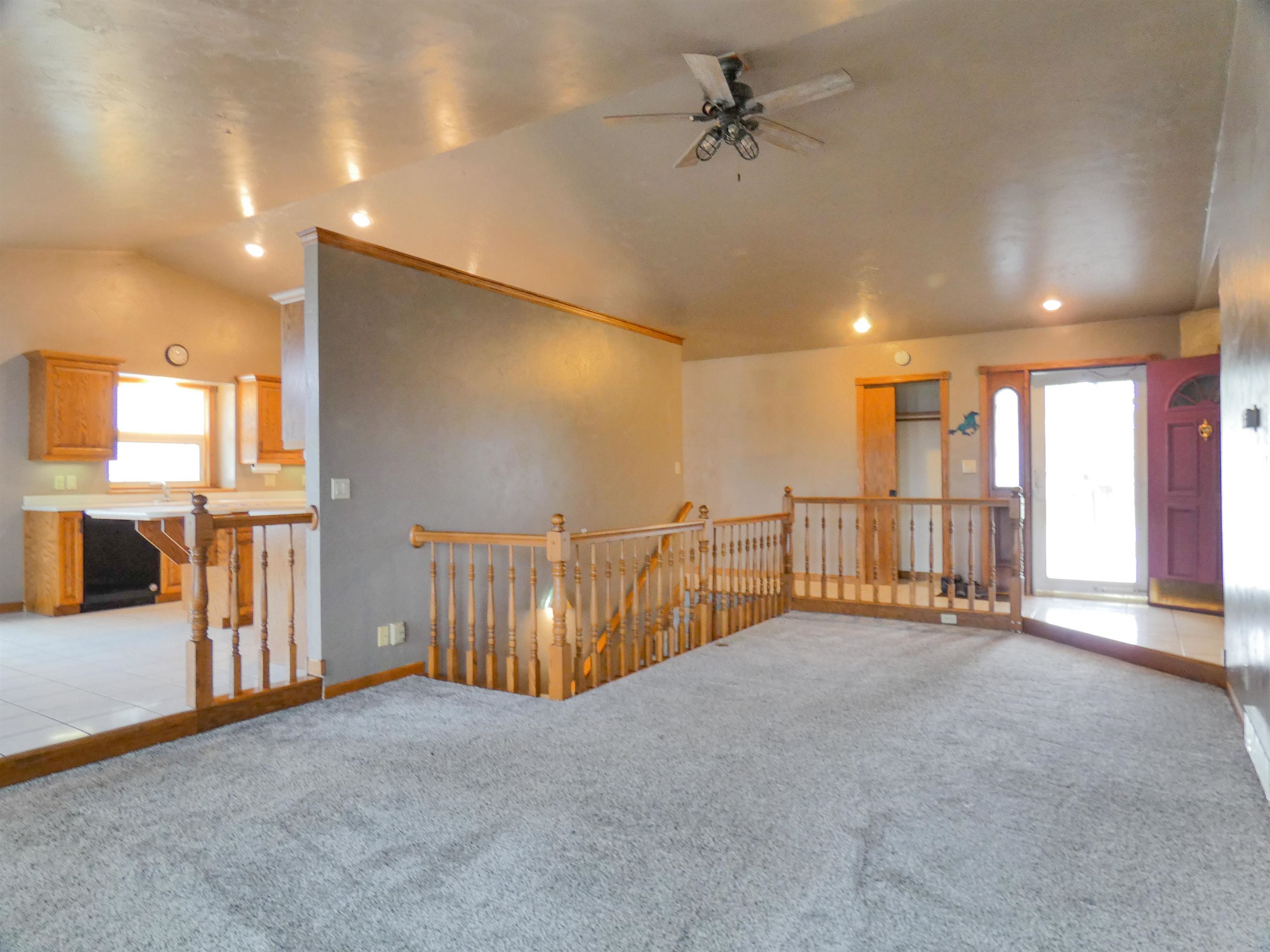 702 Carol Lane Pulaski, WI 54162 - Photo 4 of 47