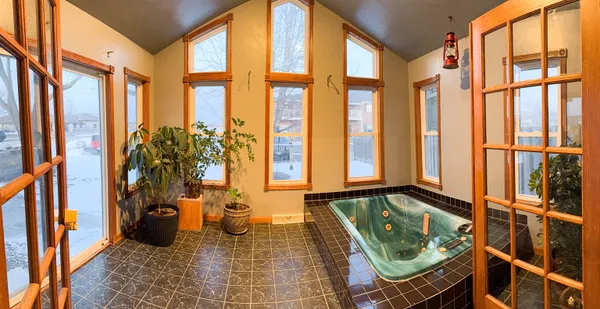 $378,900 | 702 Carol Lane, Pulaski, WI 54162