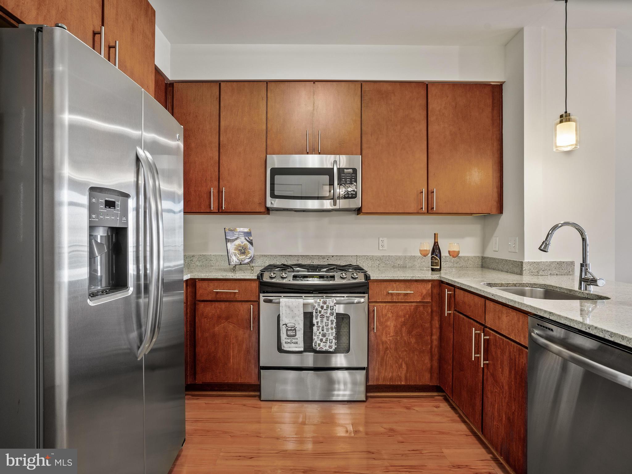 8005 13th Street, Unit 304 Silver Spring, MD 20910 - Photo 11 of 31 Stainless steel appliances!