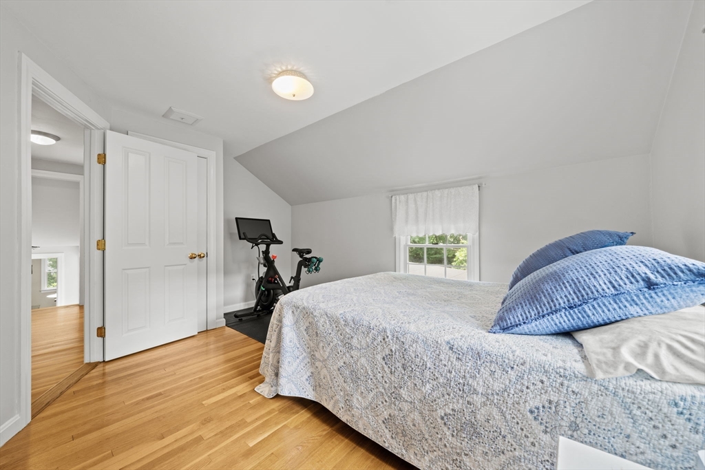 7 Trickett Road Lynnfield, MA 01940 - Photo 16 of 37