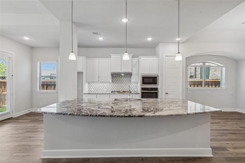 2813 Trinity Ridge Street Mansfield, TX 76063 - Photo 4 of 27