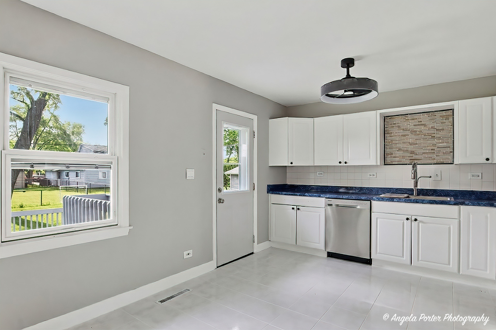 410 Willow Road Wauconda, IL 60084 - Photo 6 of 31