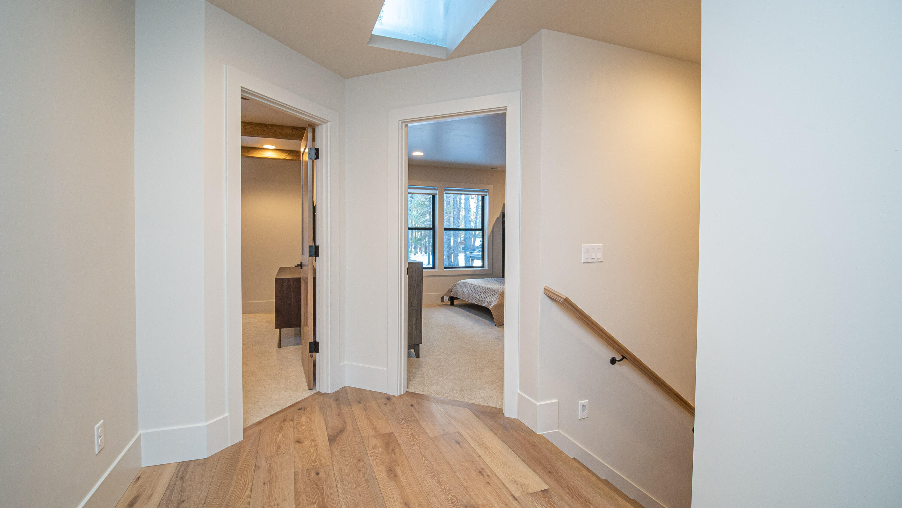 56371 Fireglass Loop, Unit 207 Bend, OR 97707 - Photo 49 of 95 Top of Stairway