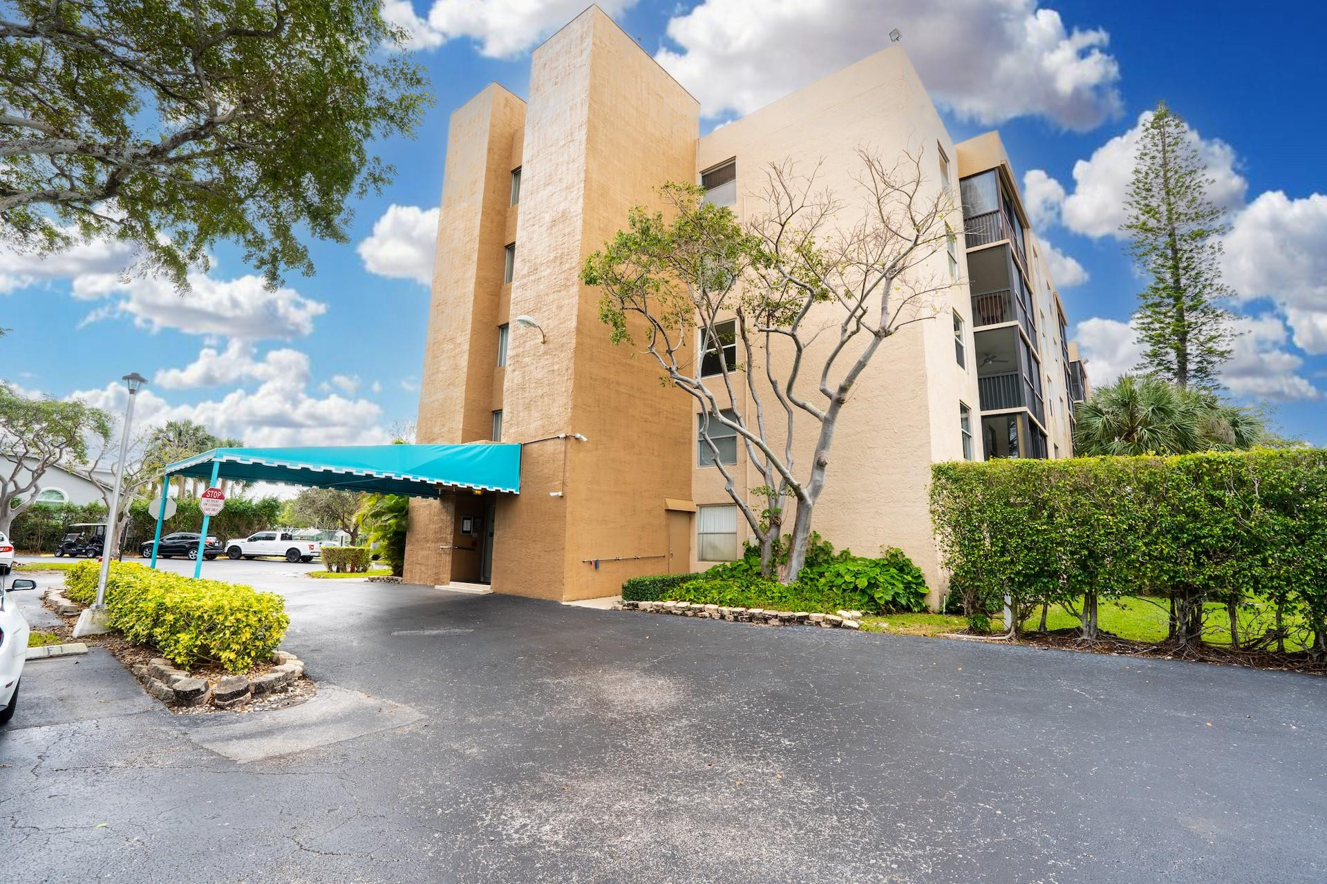5260 Northwest 2nd Avenue, Unit PH7 Boca Raton, FL 33487 - Photo 23 of 32 Photo 23